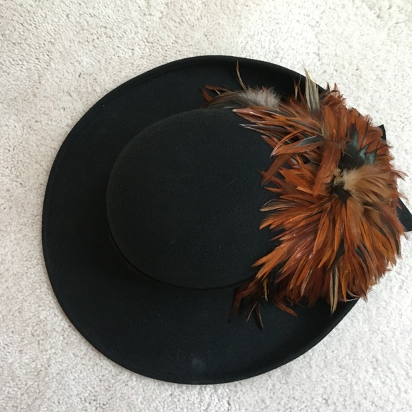 Black feathery hat main image 4